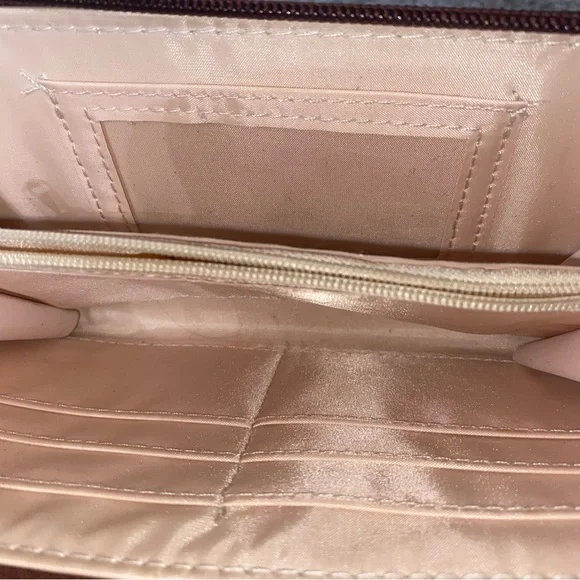 UNIONBAY Cream and Brown Zip Wristlet Wallet (13) - Picture 7 of 9